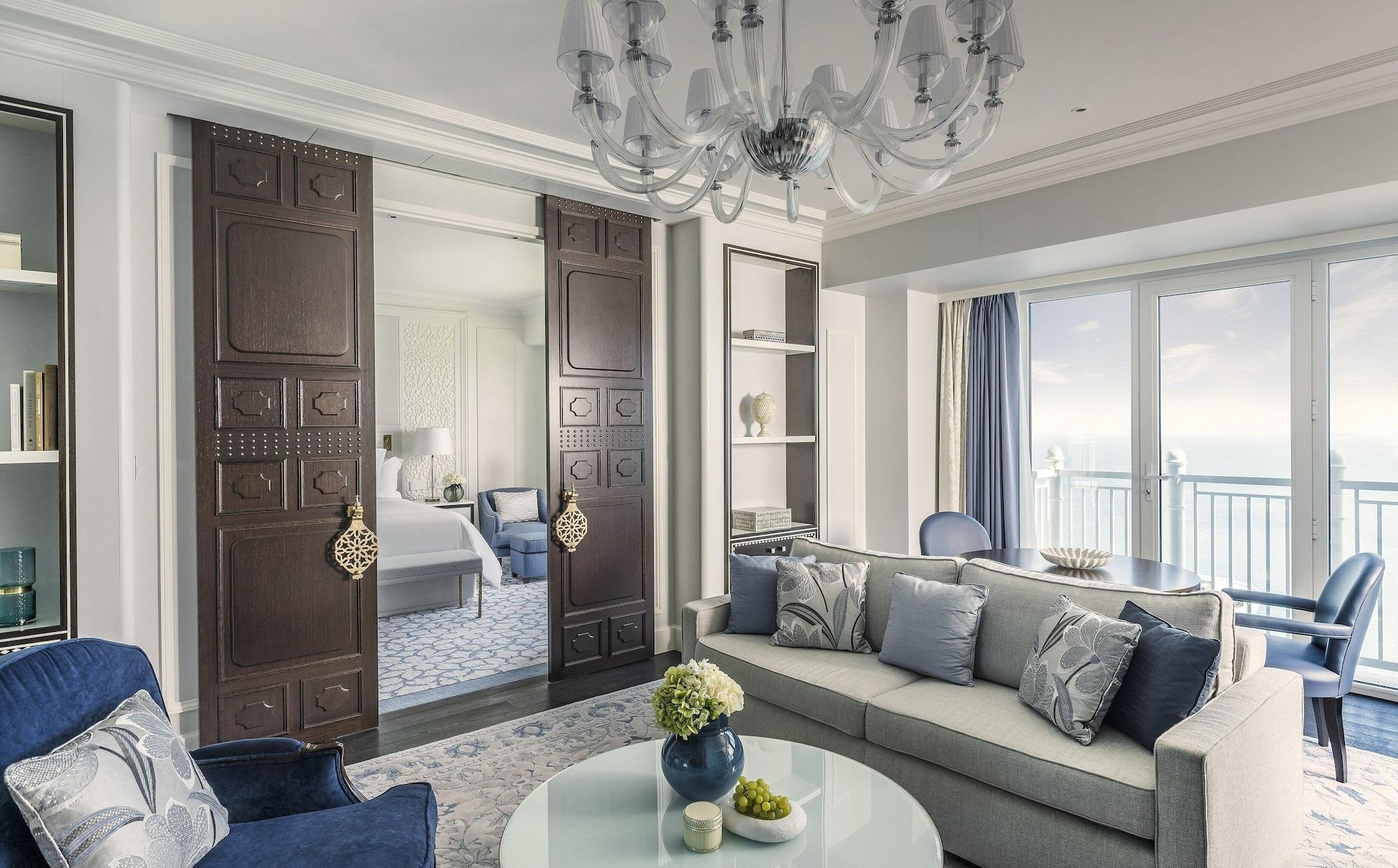 Four Seasons Hotel Doha Eksteriør billede A suite at the Four Seasons Hotel