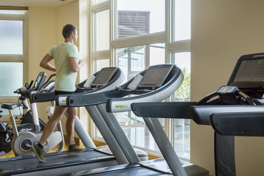 Four Seasons Hotel Doha Eksteriør billede A treadmill
