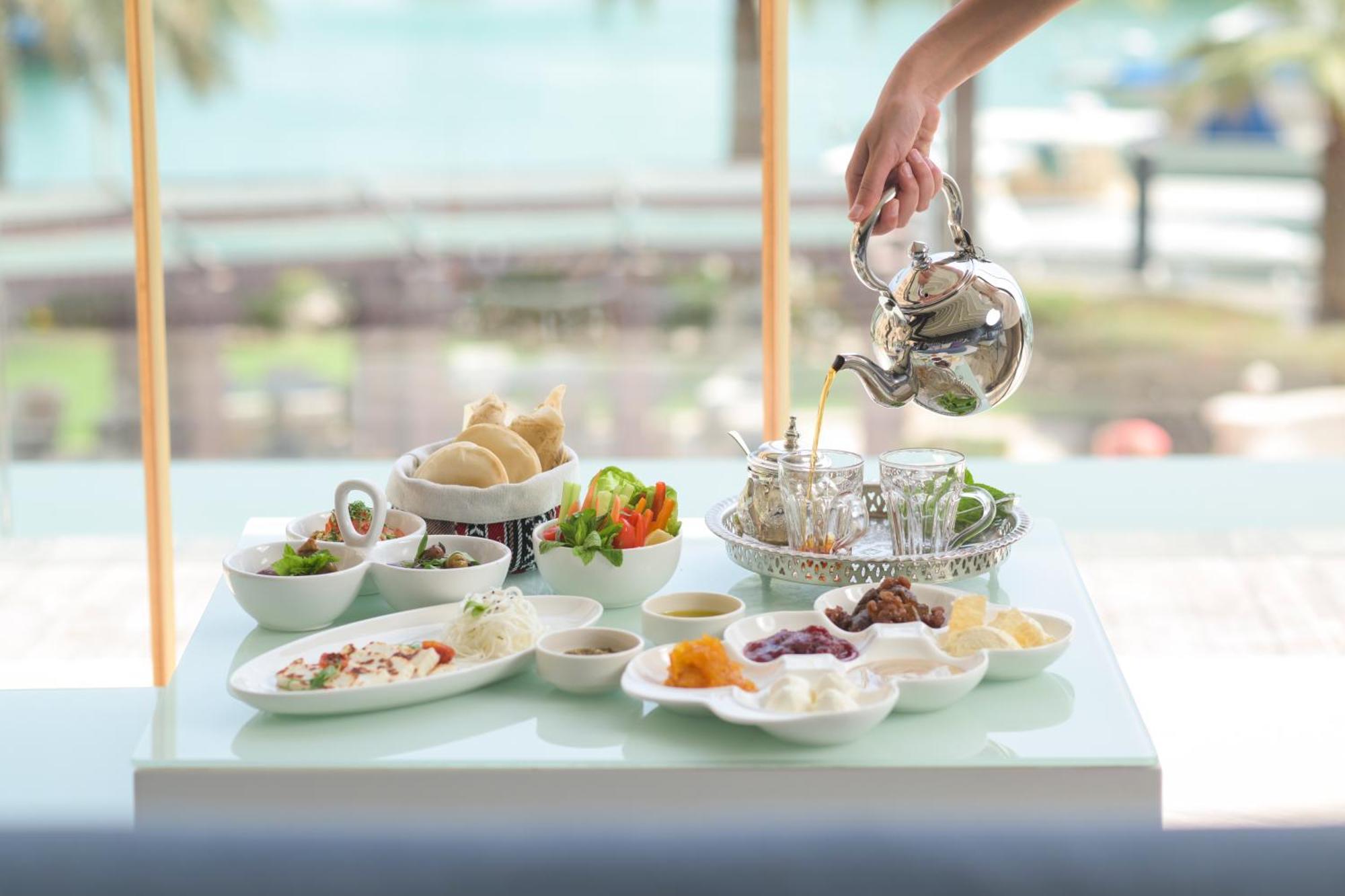 Four Seasons Hotel Doha Eksteriør billede Israeli cuisine