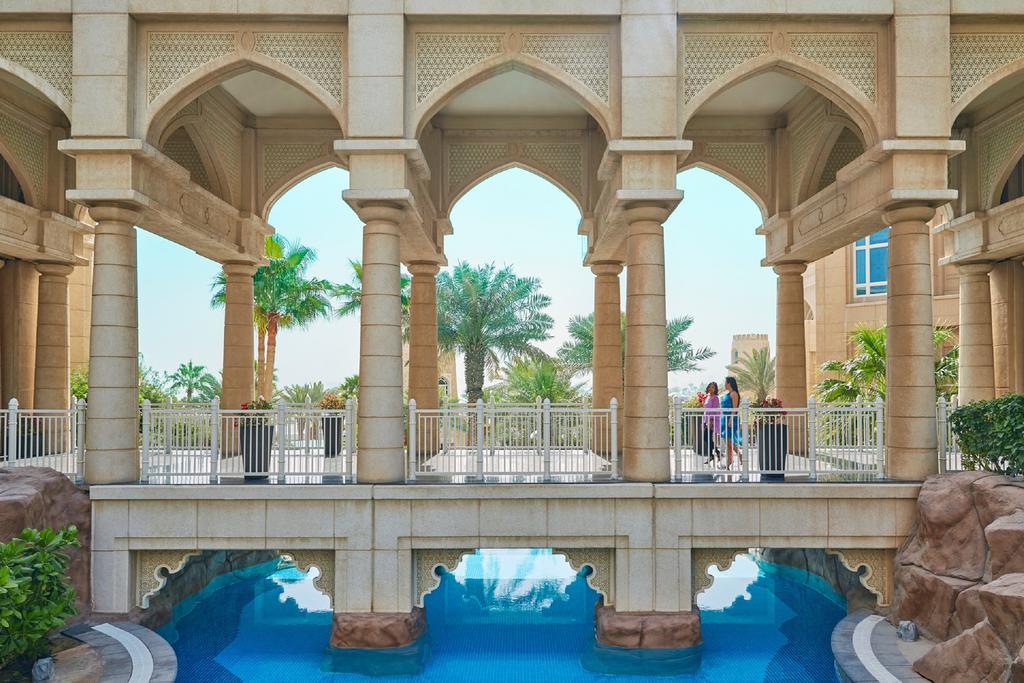 Four Seasons Hotel Doha Eksteriør billede The Atlantis Aquaventure water park